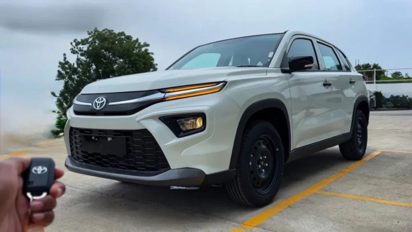 Toyota Hyryder E
